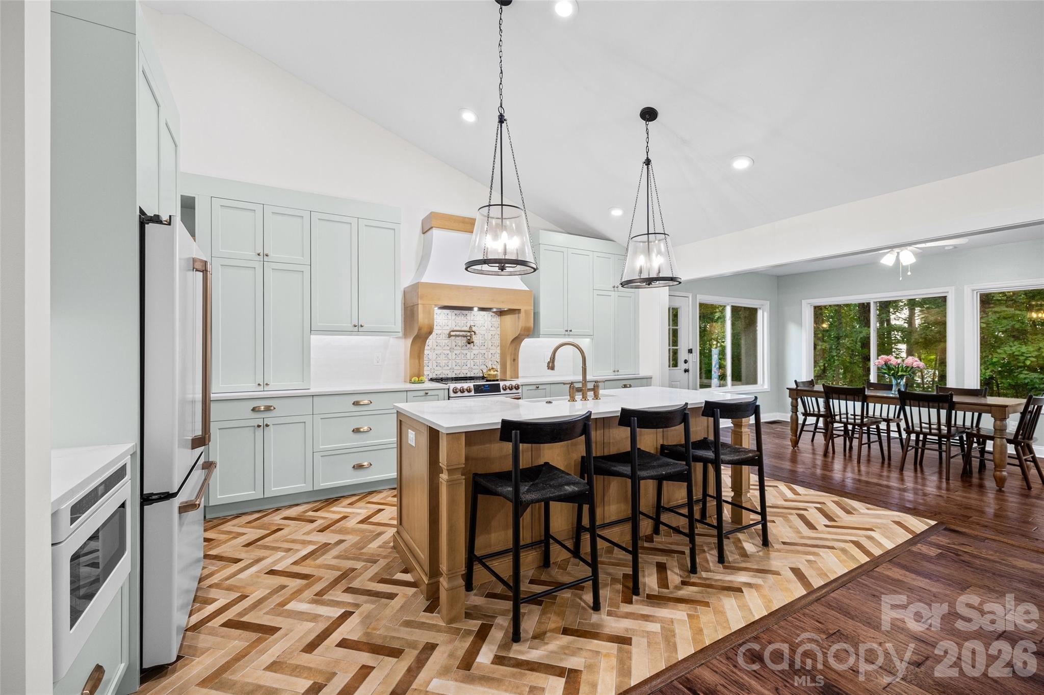 Tega Cay - Residential