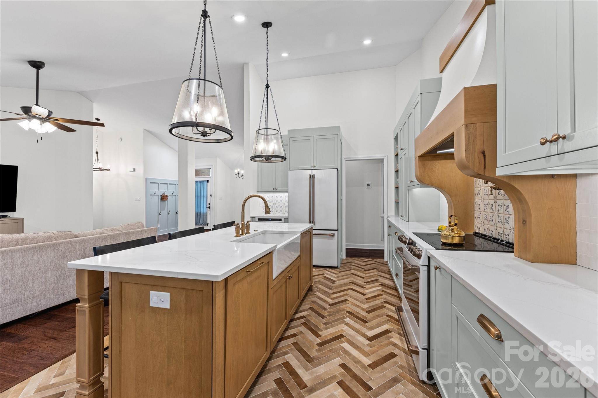 Tega Cay - Residential