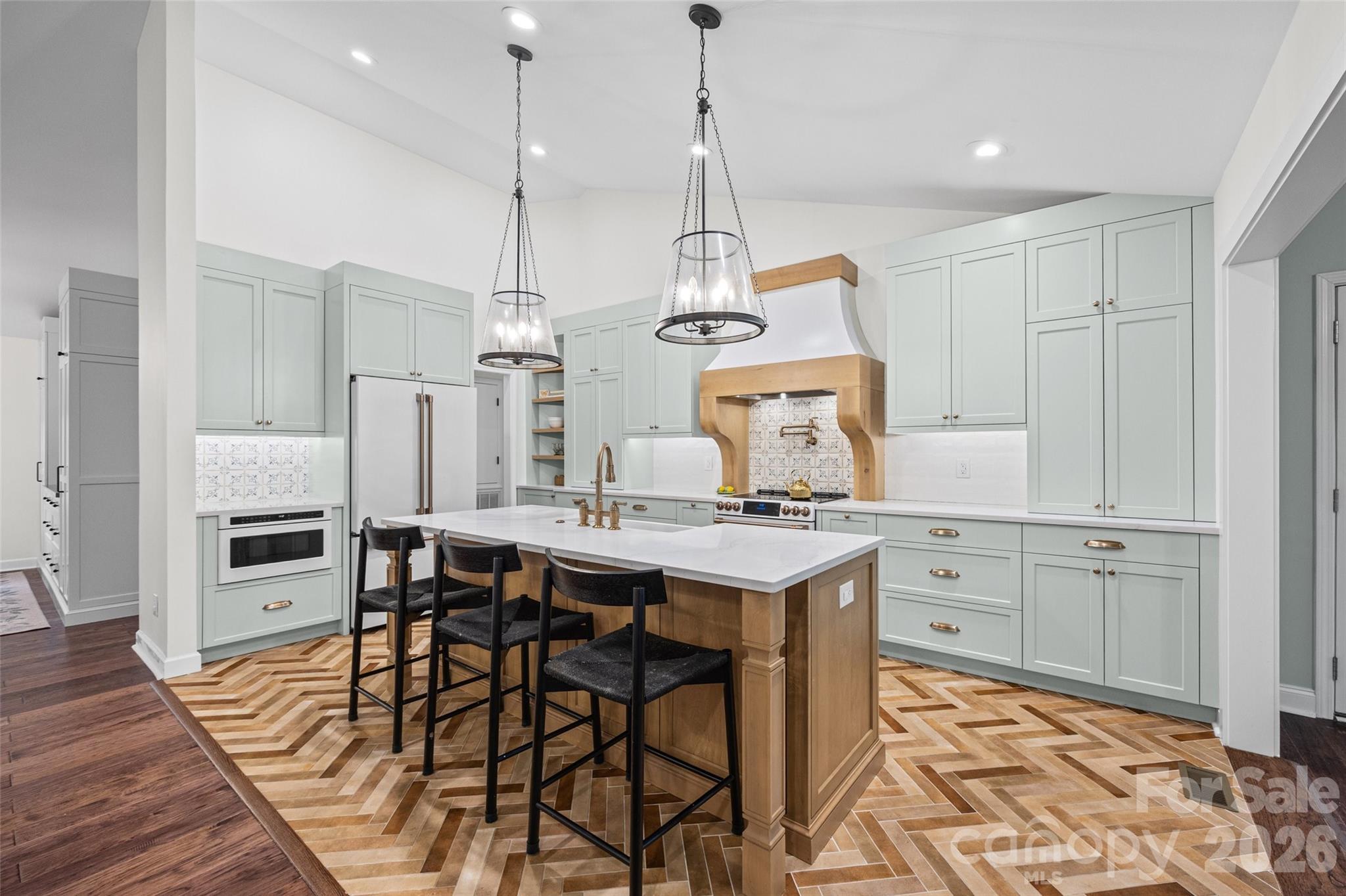 Tega Cay - Residential