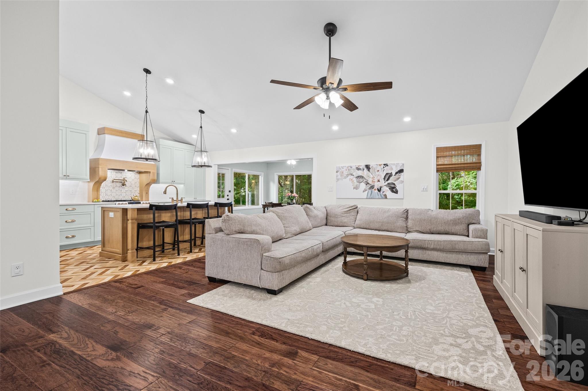 Tega Cay - Residential