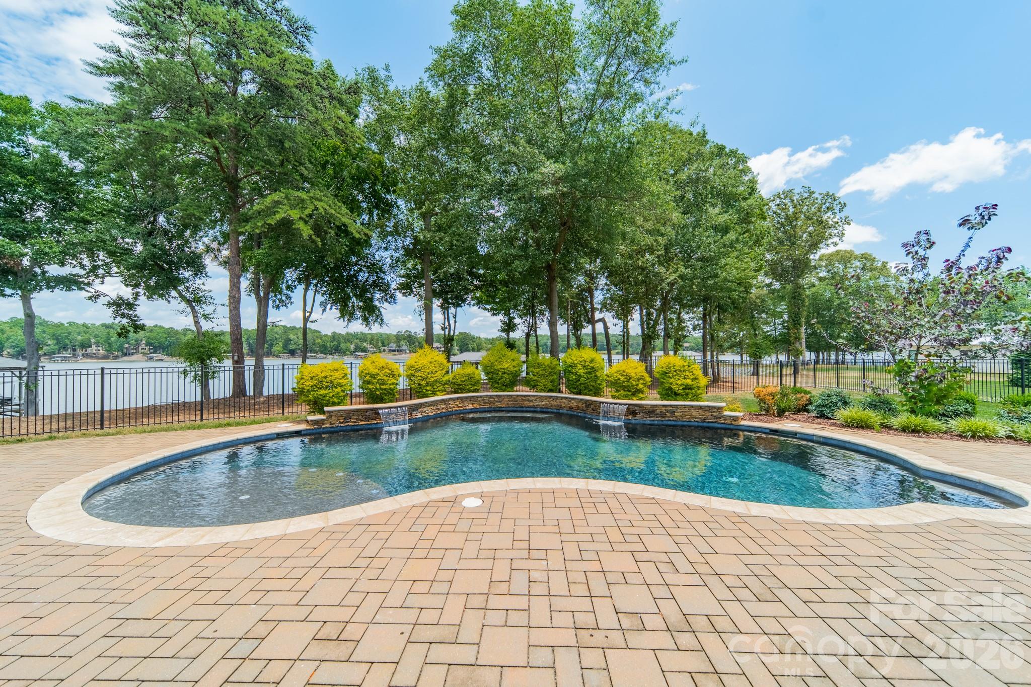 McLean - South Shore - Residential