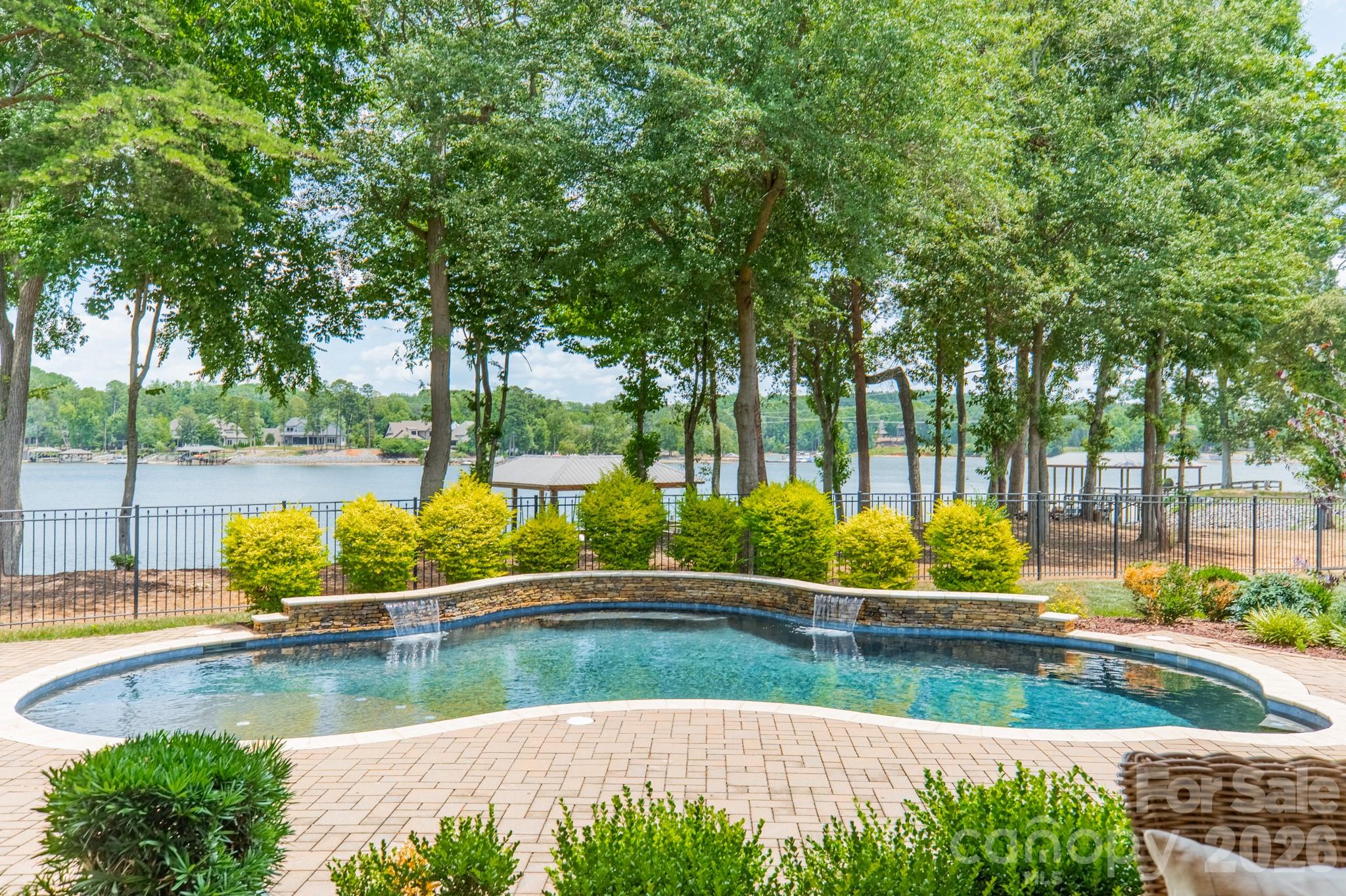 McLean - South Shore - Residential