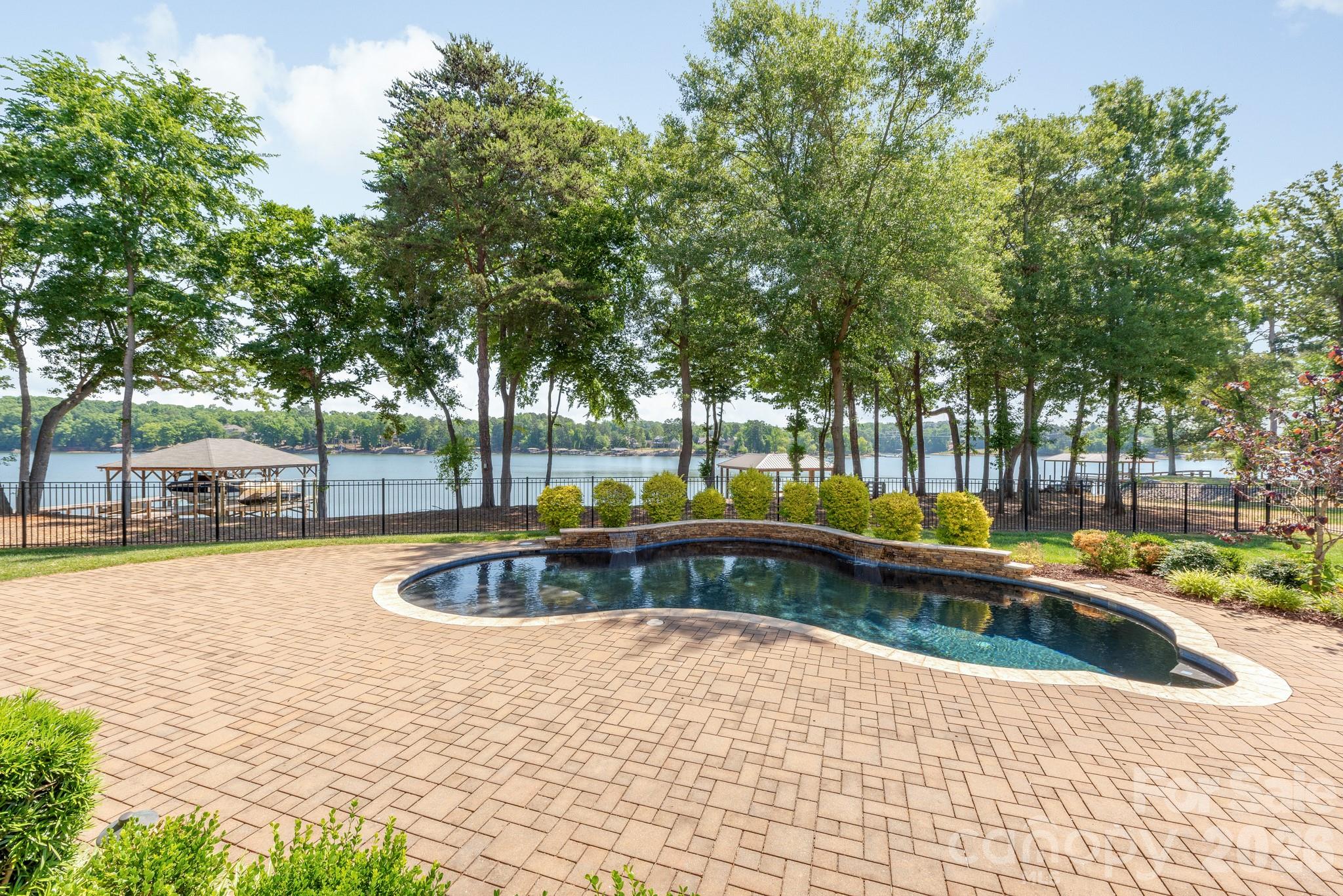 McLean - South Shore - Residential