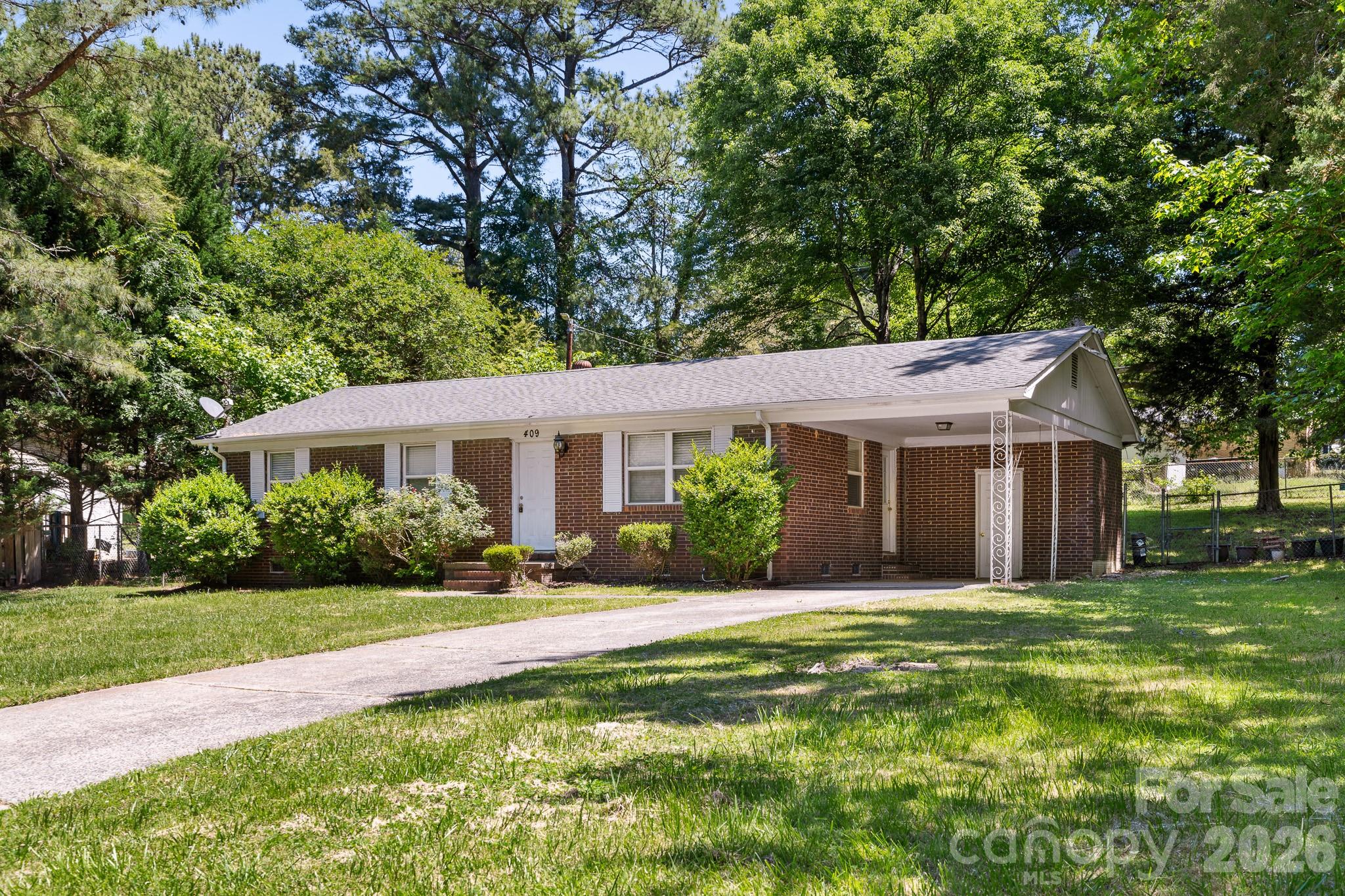 MOTIVATED SELLER...GREAT INVESTOR OPPORTUNITY! Location, Location, Location...Desirable Downtown Waxhaw. One Level Living a Perfect Opportunity and Priced to Sell! Home sits on .36 Acres, level Private Homesite.  Just blocks from vibrant shopping, restaurants, brewery, parks and medical.  Minor cosmetic repairs priced to sell.... Home warranty on the home.