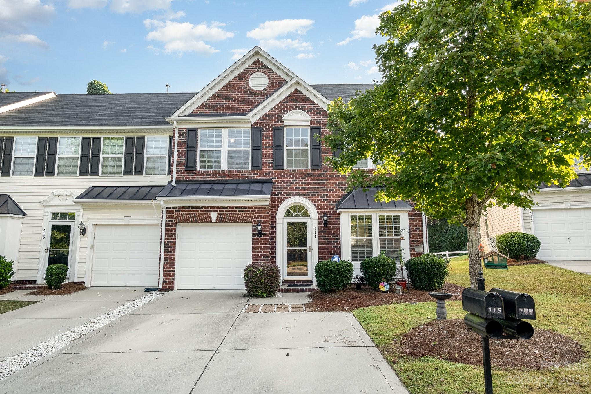 End-unit townhome featuring master bedroom on the first floor, all bedrooms have walk-in closets, and a spacious fenced-in backyard. New carpet, freshly painted walls and a unique floor plan.  Great location in the Fort Mill area, right off the I-77 Exit 88 Gold Hill Road.

***** Seller is offering financing incentives using preferred lender*****