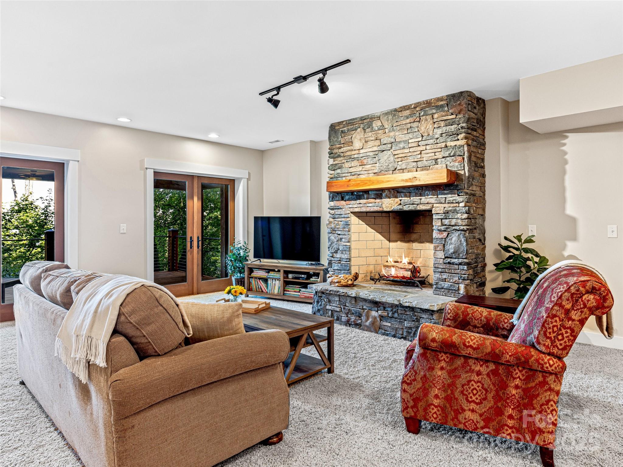Town Mountain Preserve - Residential