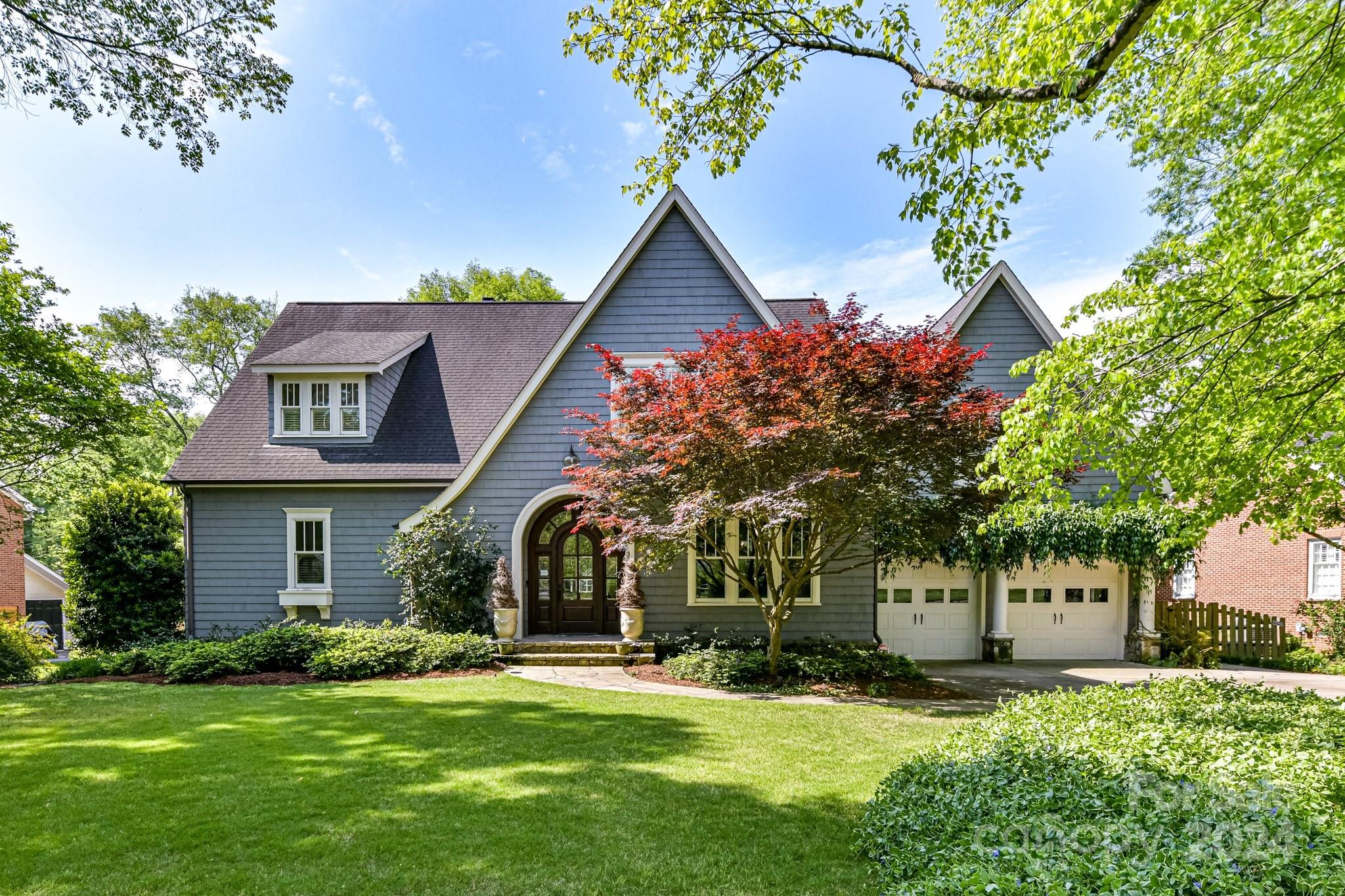 Rare find....charming Gerrard custom built home on just under half acre in the heart of Barclay Downs! Extensive renovations in 2022:  upscale Kitchen remodel w/new appliances, fixtures, quartzite countertops, wine refrig & built ins.  Kitchen opens to Great Room w/fireplace & custom built ins.  Primary Suite on main has shiplap walls & updated lighting. Upper level features three large Brs & Office. Guest Bedroom has en Suite Bath & walk in closet.  Two large Brs have window seats, walk in closets & private powder rooms.  Shared bath features Walk in shower & spa tub.  Remodeled Flex Space on main level is Mud Room w/Drop Zone plus Office/Work Area with built-ins, shiplap walls & ample work space. Huge Bonus Room over Garage w/Kitchenette and Full Bath. Enjoy the private, fenced back yard from huge screened in Porch. Yard is Zoysia grass and has full irrigation including window boxes and pots. Newer HVAC & tankless water heater. Top notch schools/neighborhood and SouthPark location!