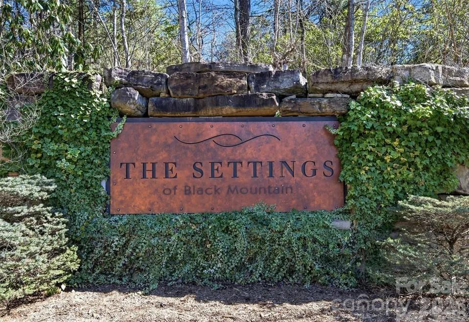 The Settings Of Black Mountain - Land