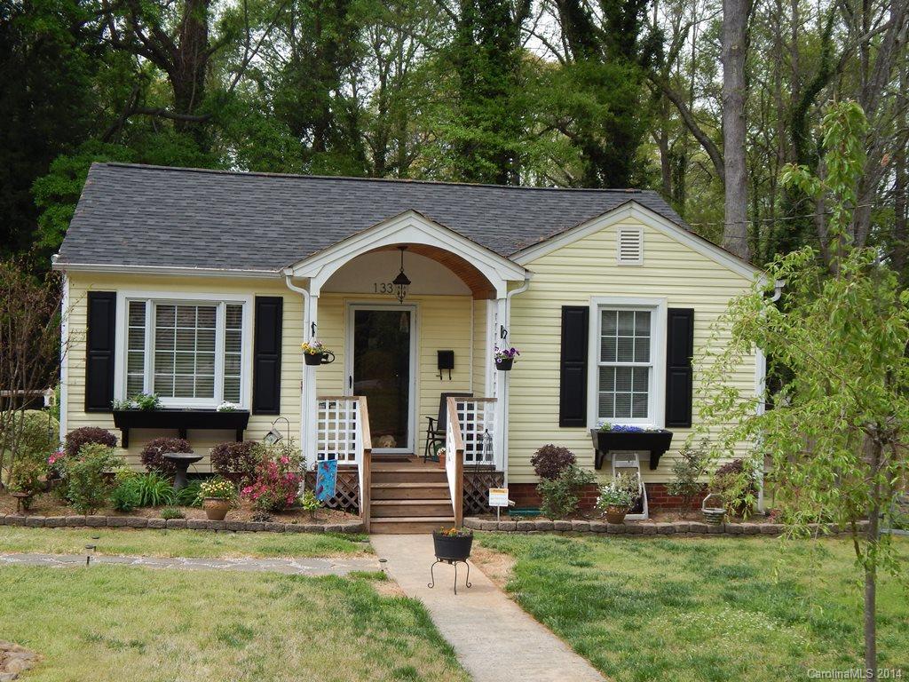 A must see 2BR/1BA house w/a gorgeous landscaped yard. Fenced backyard. Hardwood floors throughout w/vinyl in KIT. Perfect home for 1st time homebuyer or retiree. Completely remodeled w/new roof in 2012, HVAC system only 5 y/o. Termite Inspection done 4/2014. Updated KIT w/newer appliances & USDA eligible.