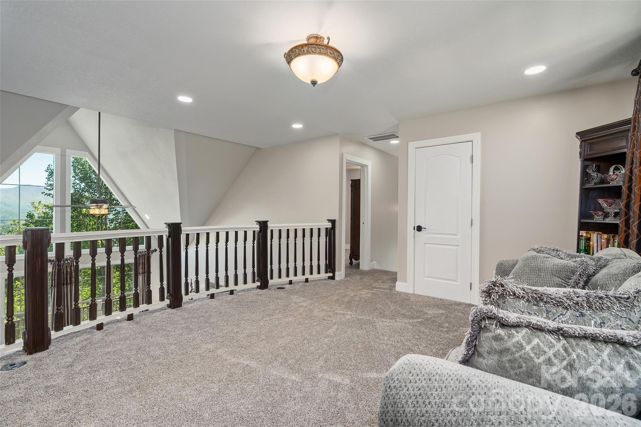 Hawk Mountain - Residential