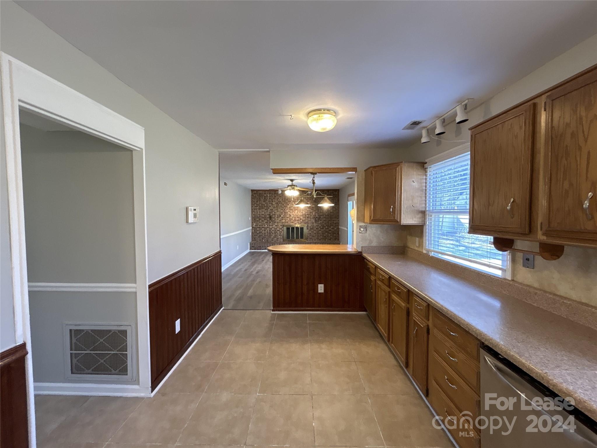 Shadow Lake - Residential Lease