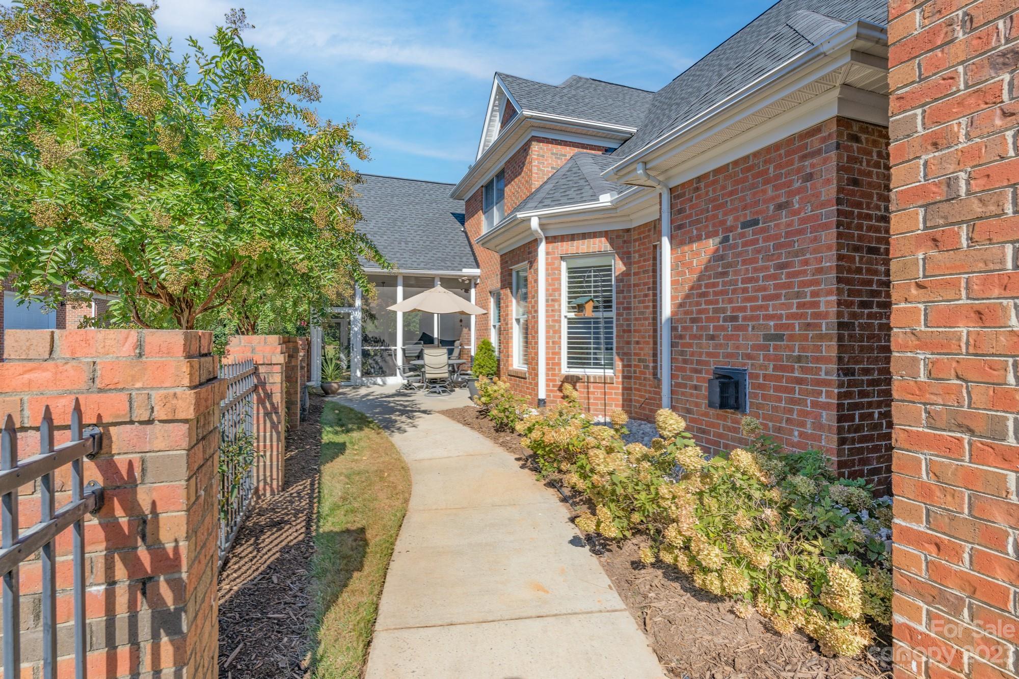 Laurel Creek - Residential