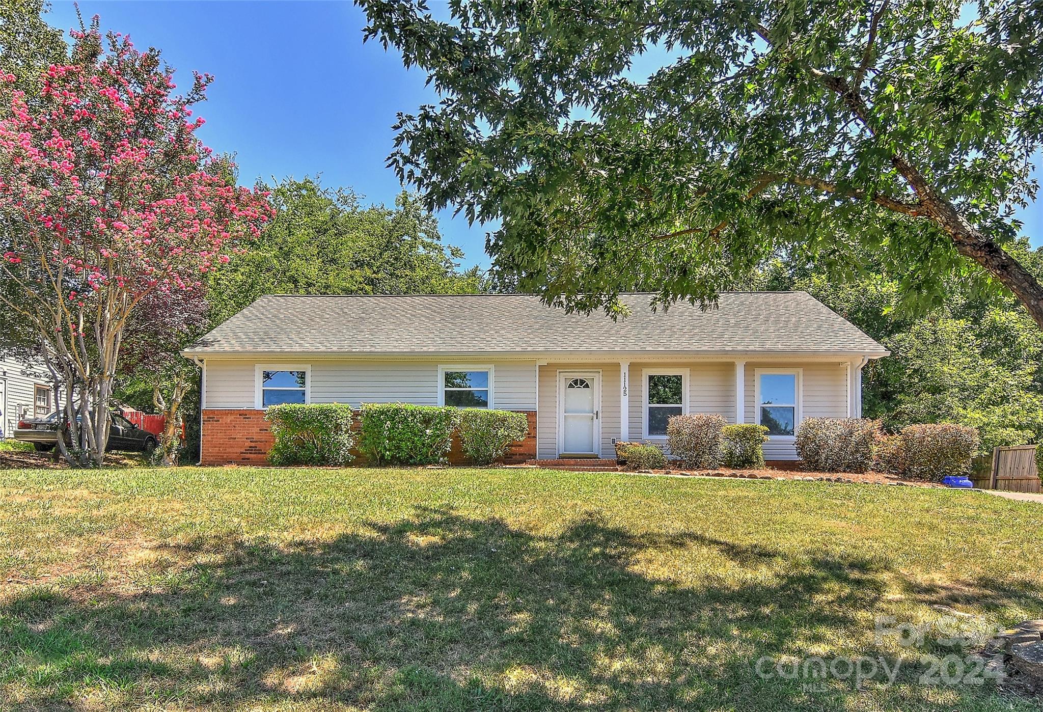 Welcome to this beautifully updated 3-bedroom, 2-full bath ranch home just minutes from Ballantyne and 485. Step inside to discover new LVP flooring throughout, complemented by abundant cabinet space and brand-new appliances, including a refrigerator. The kitchen boasts stunning quartz countertops with a stylish backsplash. Outside, enjoy the benefits of new vinyl siding and gutters, ensuring both durability and aesthetic appeal.
This home promises years of enjoyment with its modern updates and convenient location. Additionally, starting fall 2024, residents will benefit from the proximity to the new Ballantyne Ridge High School, enhancing the appeal of this already desirable neighborhood. Don't miss out on the opportunity to make this your new home sweet home. Schedule a showing today and experience all that this property has to offer!