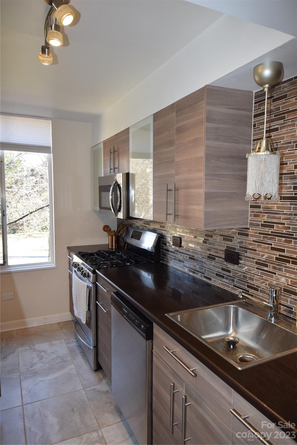 Queens Towers - Residential