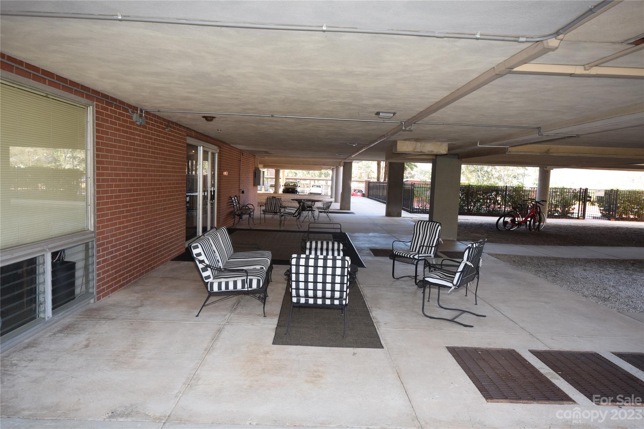Queens Towers - Residential