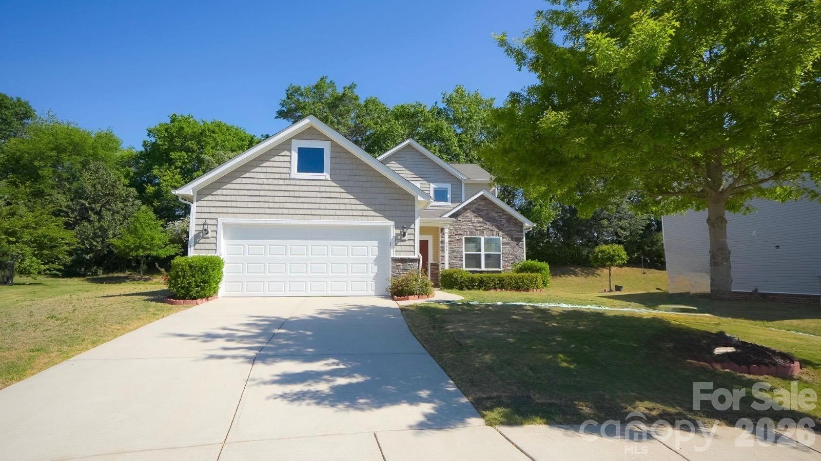 Welcome to this spacious 3-bedroom home located in a prime area of Fort Mill, close to restaurants, shopping, and just minutes from Highway 77! This beautiful home is situated in a quiet, desirable neighborhood, offering comfort, convenience, and privacy for your family. Tucked away in a peaceful cul-de-sac, this home gives you the perfect balance of tranquility while still being near everything Fort Mill has to offer.

Schedule your showing today and take the first step toward making this your new home. Don’t miss this incredible opportunity!