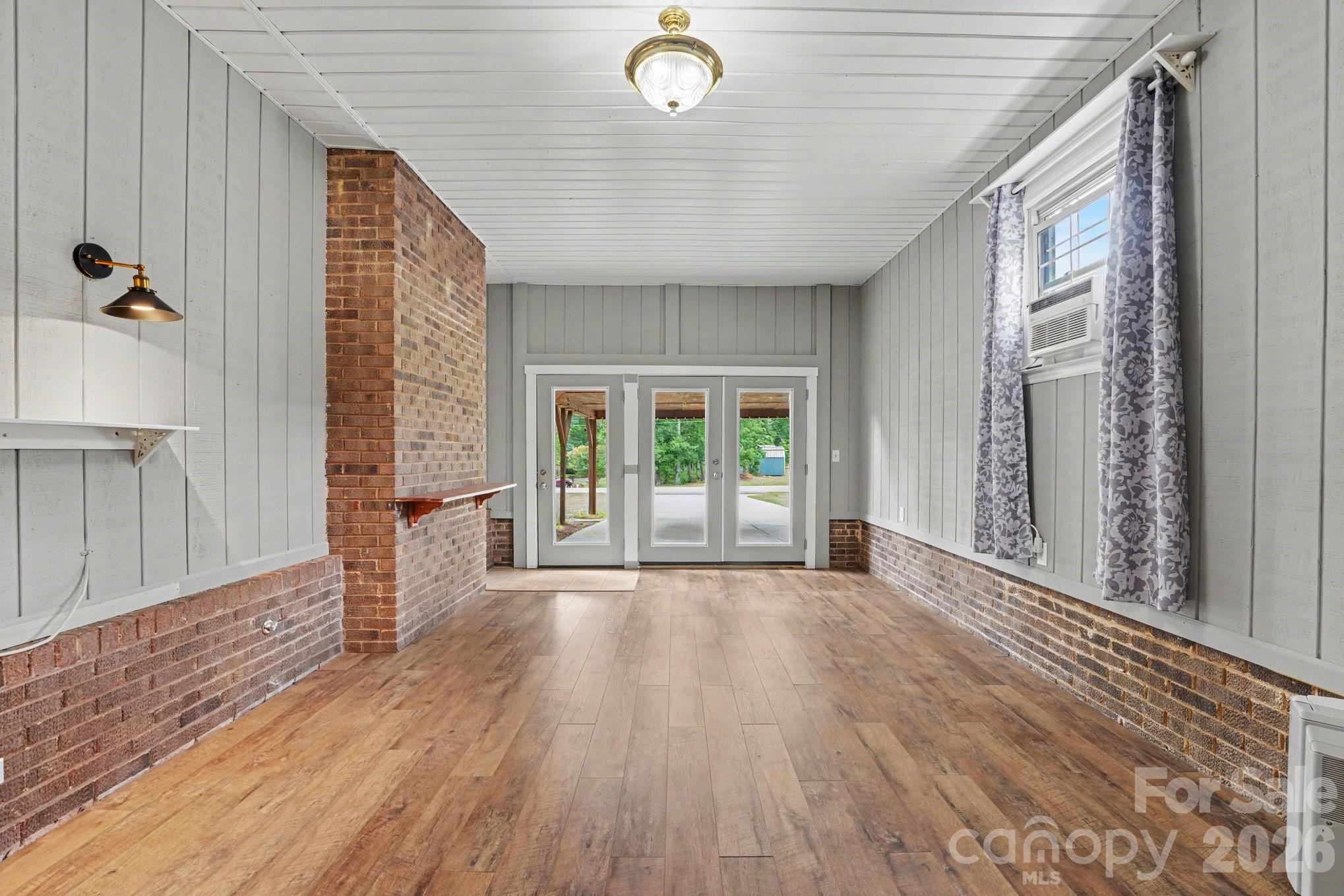 Woodland Oaks - Residential