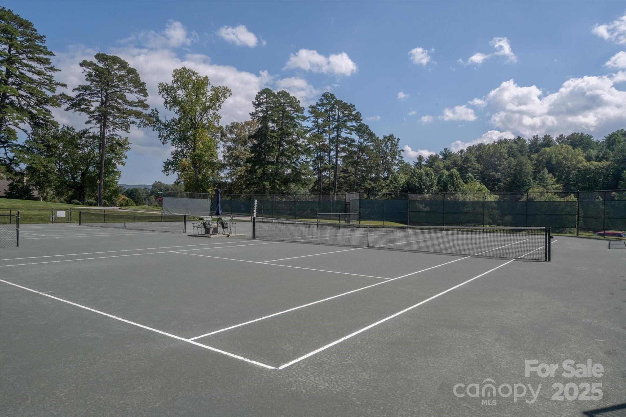 Straus Park - Land