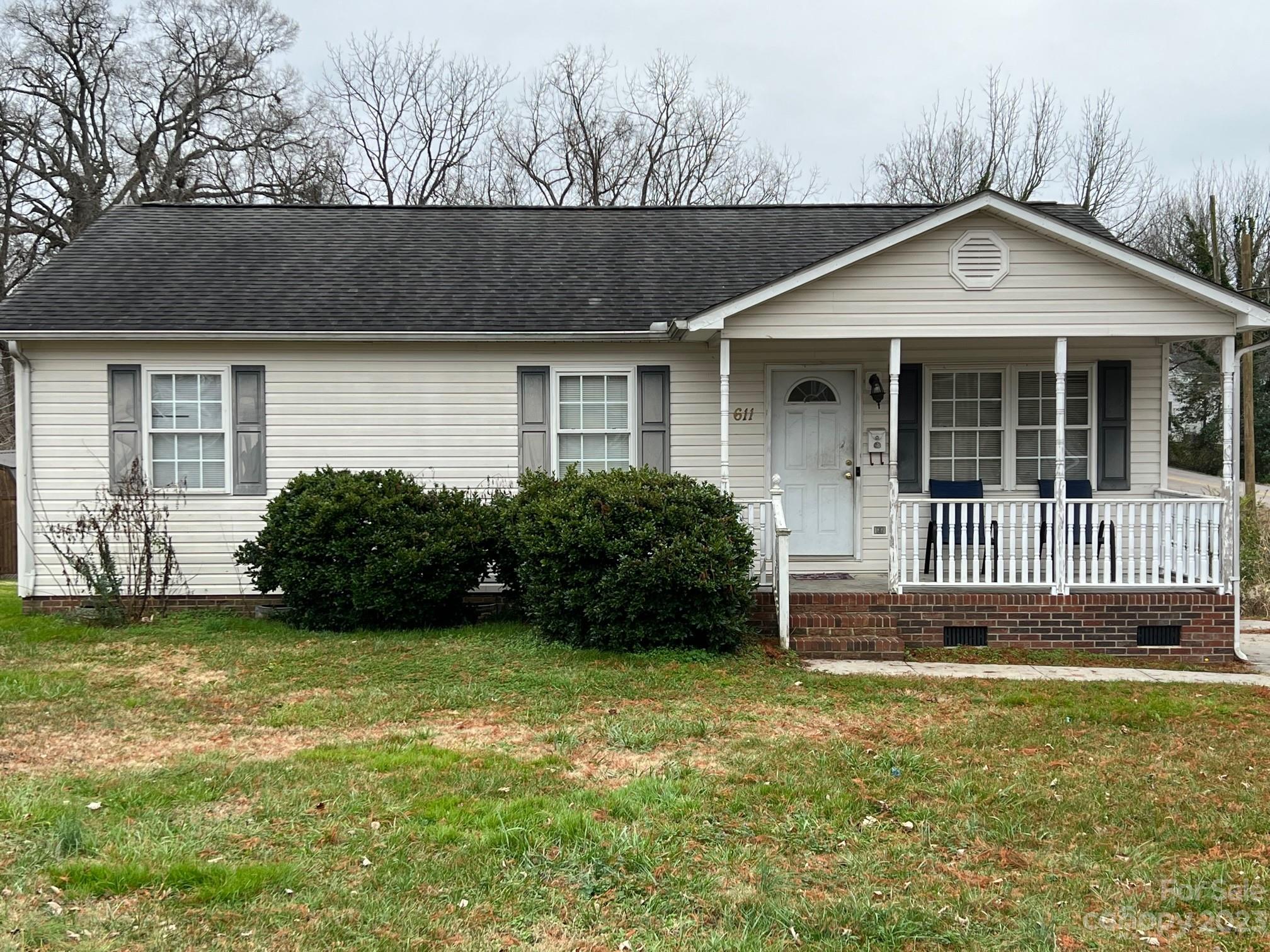 VACANT AND READY TO SELL!!!  Nice corner lot home in Spencer.   3 Bedroom, 2 Bath Home ready for a little TLC.  Only minutes from shopping, restaurants, and I-85. Home being sold AS-IS.  Please come out to see the many possibilities!