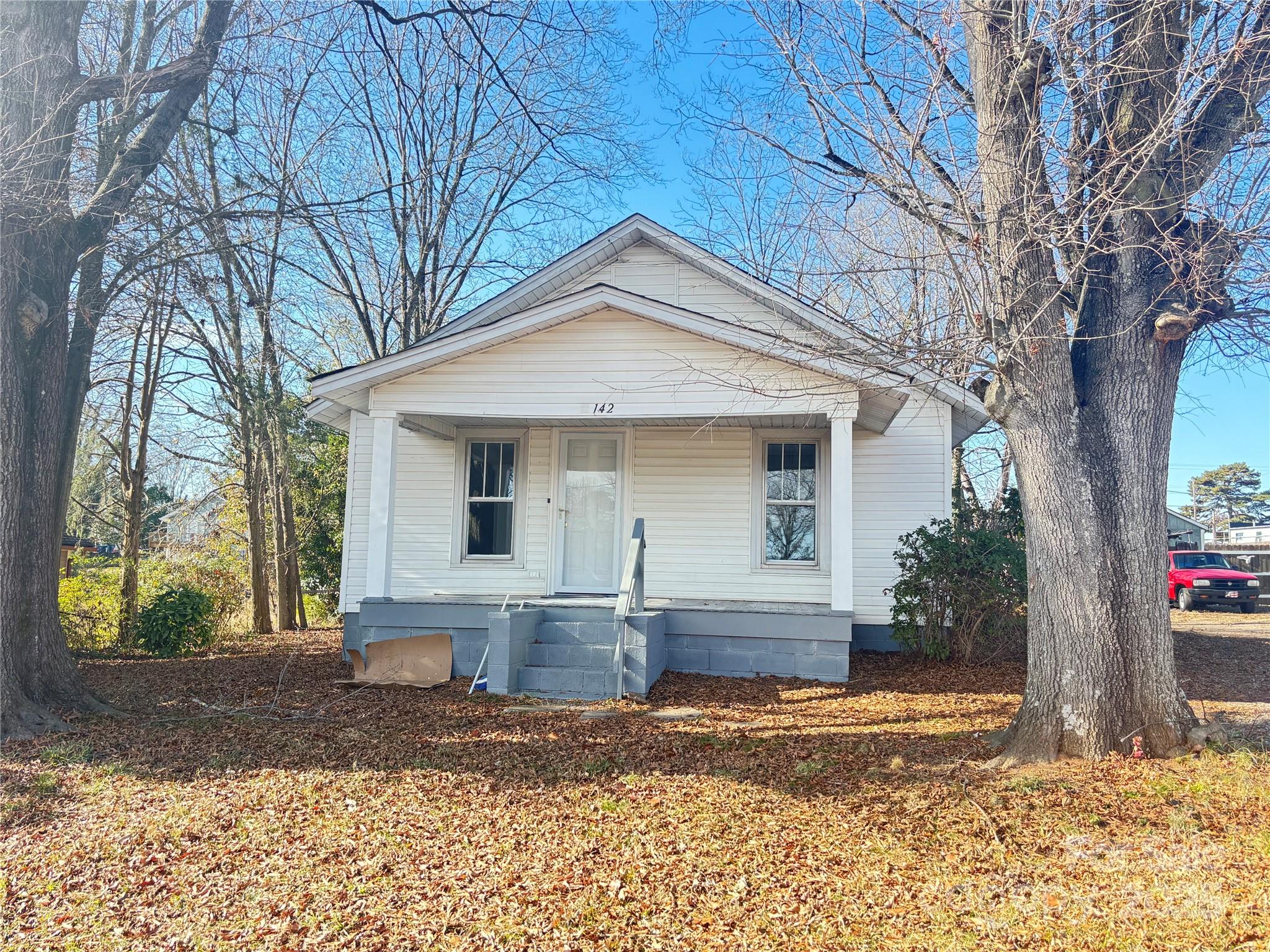 Newer Heat and Air system and newer roof. New paint, recently stained hardwood flooring and much more. This home is move in ready and under $200,000. Book you showing today. Seller is willing to help buyers with closing costs with approved offer.