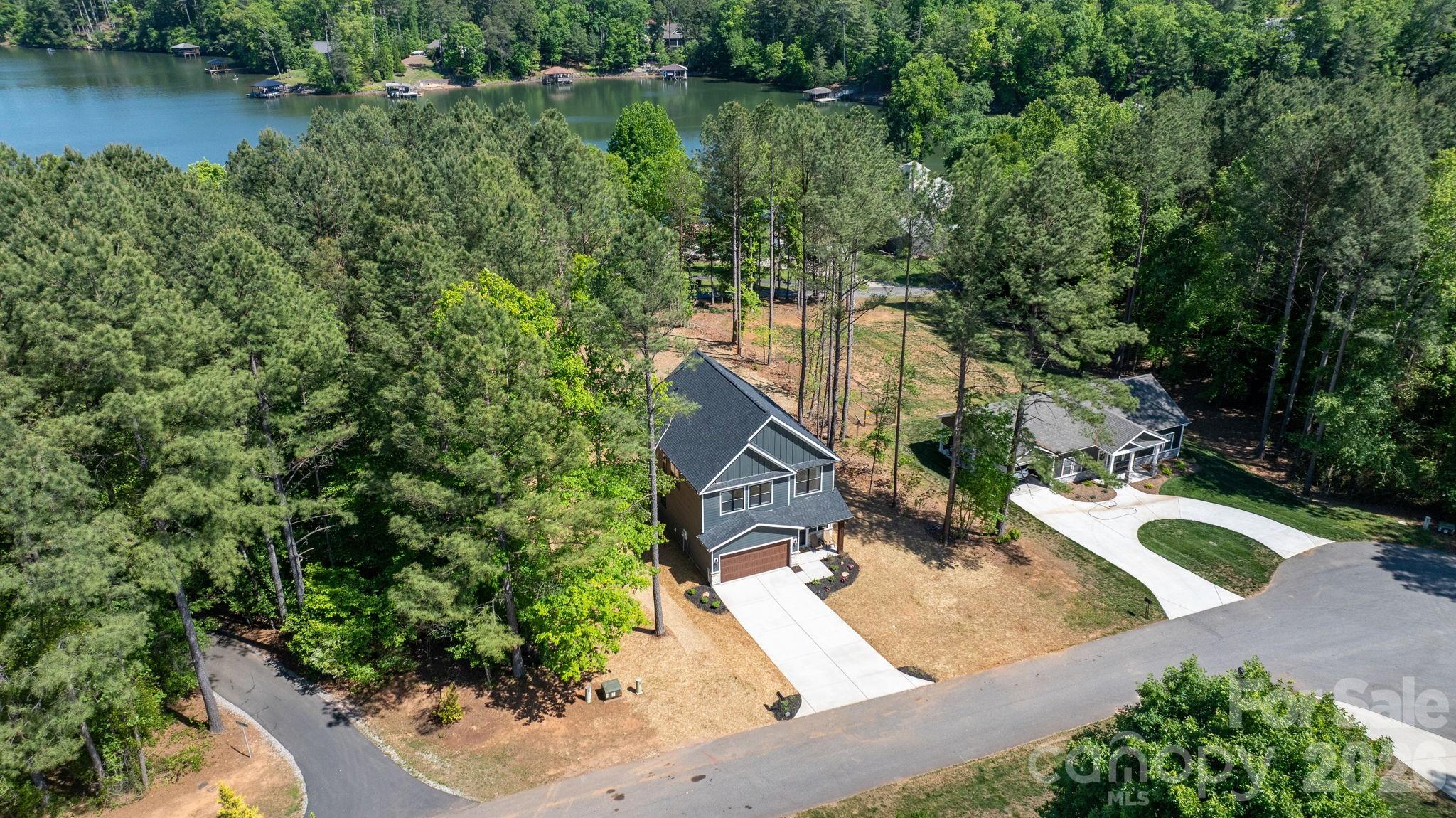 CRYSTAL FALLS - Residential