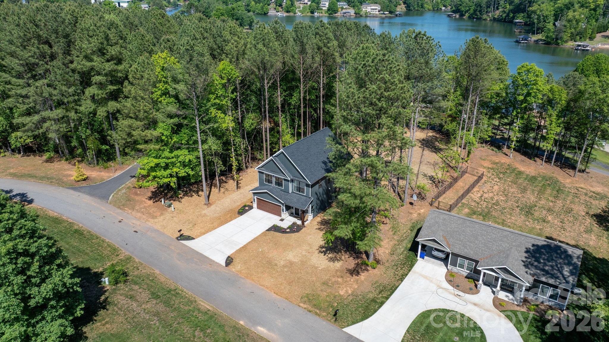 CRYSTAL FALLS - Residential