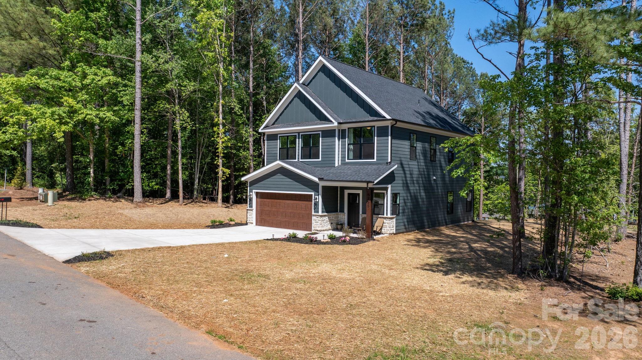 CRYSTAL FALLS - Residential