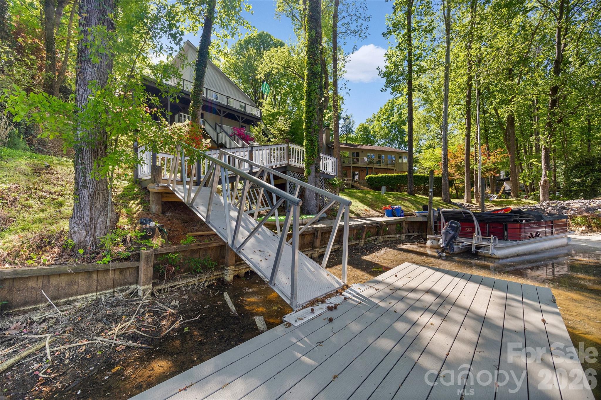 Tega Cay - Residential