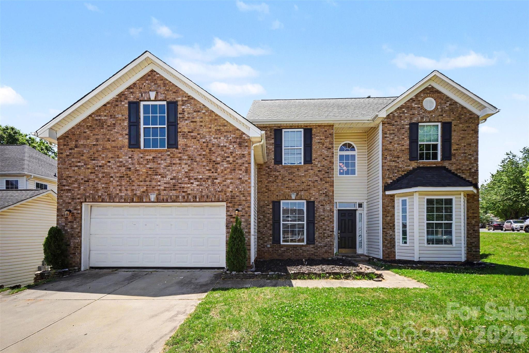 Luxury Living on a Corner Lot at 3306 Daniel Place Drive! Welcome to this spacious 5-
bedroom, 3-full-bath home, perfectly situated on a desirable corner lot in Charlotte, NC. This
residence offers a fantastic open-air floor plan with high-end features designed for modern
living. Open Concept: Enjoy an immediate sense of space with elegant tall ceilings and
beautiful wood floors throughout the main living areas. Versatile Downstairs: The main level
features an open flow leading to the living room and kitchen nook, as well as a dedicated bonus
room right off the entry, ideal for a home office or gym. A convenient full bedroom and full
bathroom are also located downstairs, alongside the laundry room. Gourmet Kitchen: The
kitchen is nice and open, offering abundant countertop space and a walk-in pantry. Stunning
Primary Suite: The primary bedroom upstairs is generously sized and includes a remodeled
master bath and a Huge walk-in closet. Additional Space: The upstairs level is open and bright,
featuring a balcony overlooking the downstairs. It also includes a large bonus room situated over
the two-car garage, providing a great amount of flexible space in addition to the other bedrooms.
Don't miss this opportunity to make this lovely property your next home!