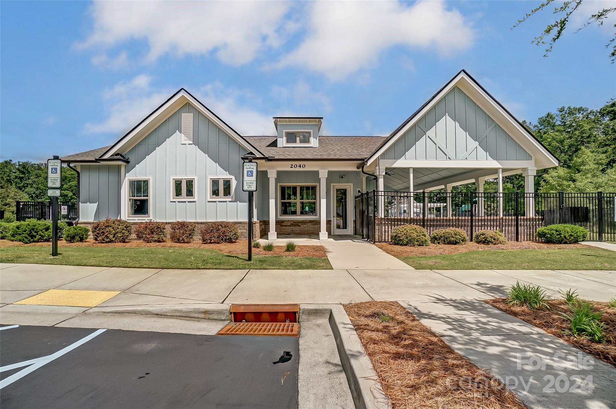 Summerhouse At Paddlers Cove - Residential