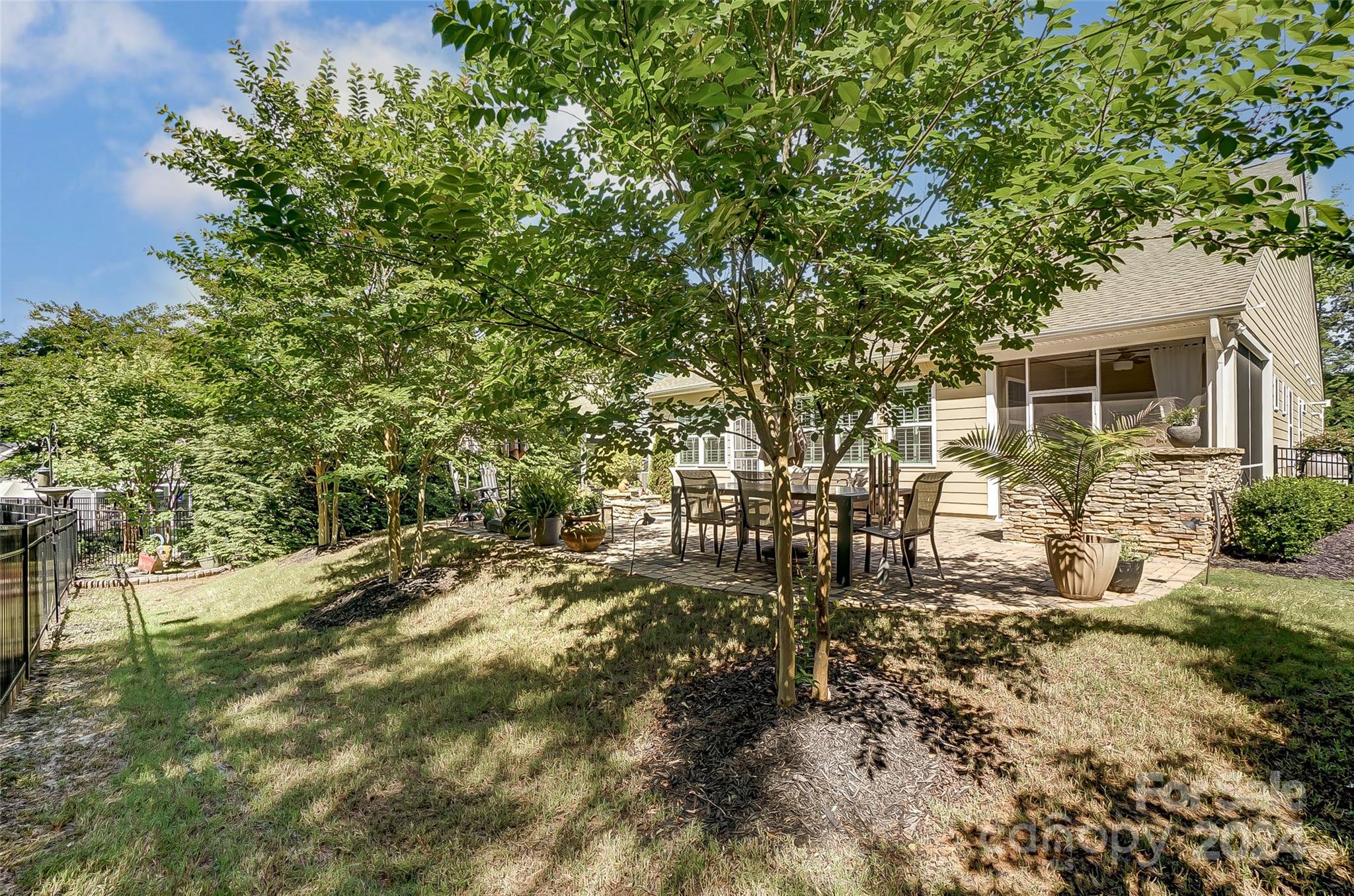 Summerhouse At Paddlers Cove - Residential