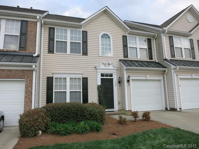 This 3 bedroom 2.5 bath Townhome in Autumn falls is ready for your finishing touches to make it your own. Home features hardwood floors in the Formal Dining , Kitchen and Sunroom. The spacious open floor plan makes this a great home for entertaining. Tray Ceiling Master, Dual Vanity, Garden Tub. Community features Pool, Playground. Award winning Clover School system is one of the top in the State. Very close to Elementary School. Easy drive to Charlotte, Lake Wylie, Rock Hill. Low SC taxes.