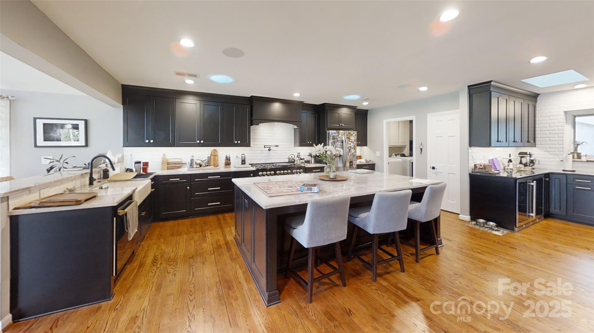 RIVER HILLS - Residential