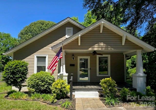 Welcome home to this charming 3-bedroom, 1-bath rental ideally located just minutes from Downtown Fort Mill and the Anne Springs Close Greenway. Nestled in a welcoming neighborhood with sidewalks, street lights, and an inviting atmosphere, this home offers both comfort and convenience.
Inside, you'll find an updated kitchen featuring newer finishes, along with a beautifully renovated bathroom that adds a fresh, clean feel. The functional floor plan provides comfortable living spaces perfect for relaxing or entertaining. Outside, enjoy the convenience of private driveway parking as well as additional street parking for guests. The prime location places you just minutes from popular shopping, local restaurants, and everyday conveniences. Commuters will appreciate the easy access to Charlotte Douglas International Airport and Uptown Charlotte, making work and travel a breeze.
If you're looking for an updated home in a fantastic location with excellent accessibility and neighborhood amenities, this Fort Mill rental is one you won't want to miss!