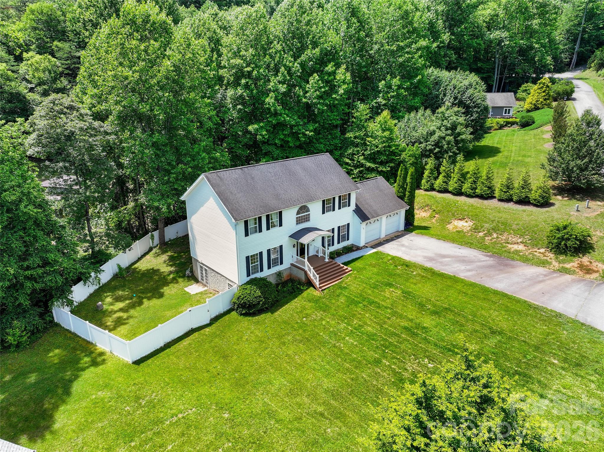 Ruth Villa - Residential