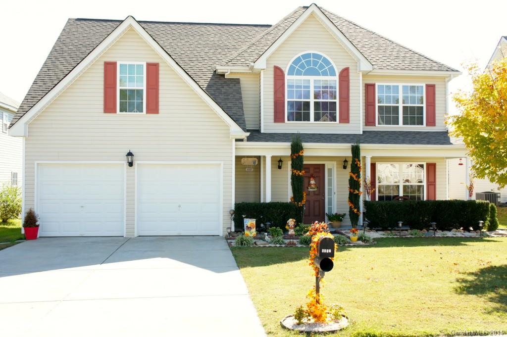 Beautiful, ready to move in home. Gorgeous floor plan, sunken living room with fireplace, beautiful spacious kitchen. Upgrade flooring, huge master bedroom with sitting area and fireplace, spacious master bath, vaulted ceilings and very nice touches throughout the home. Owners take pride of their home and it shows. Beautiful fenced in backyard with deck. New roof installed 2011. Minutes to Ballantyne's shopping and restaurants.