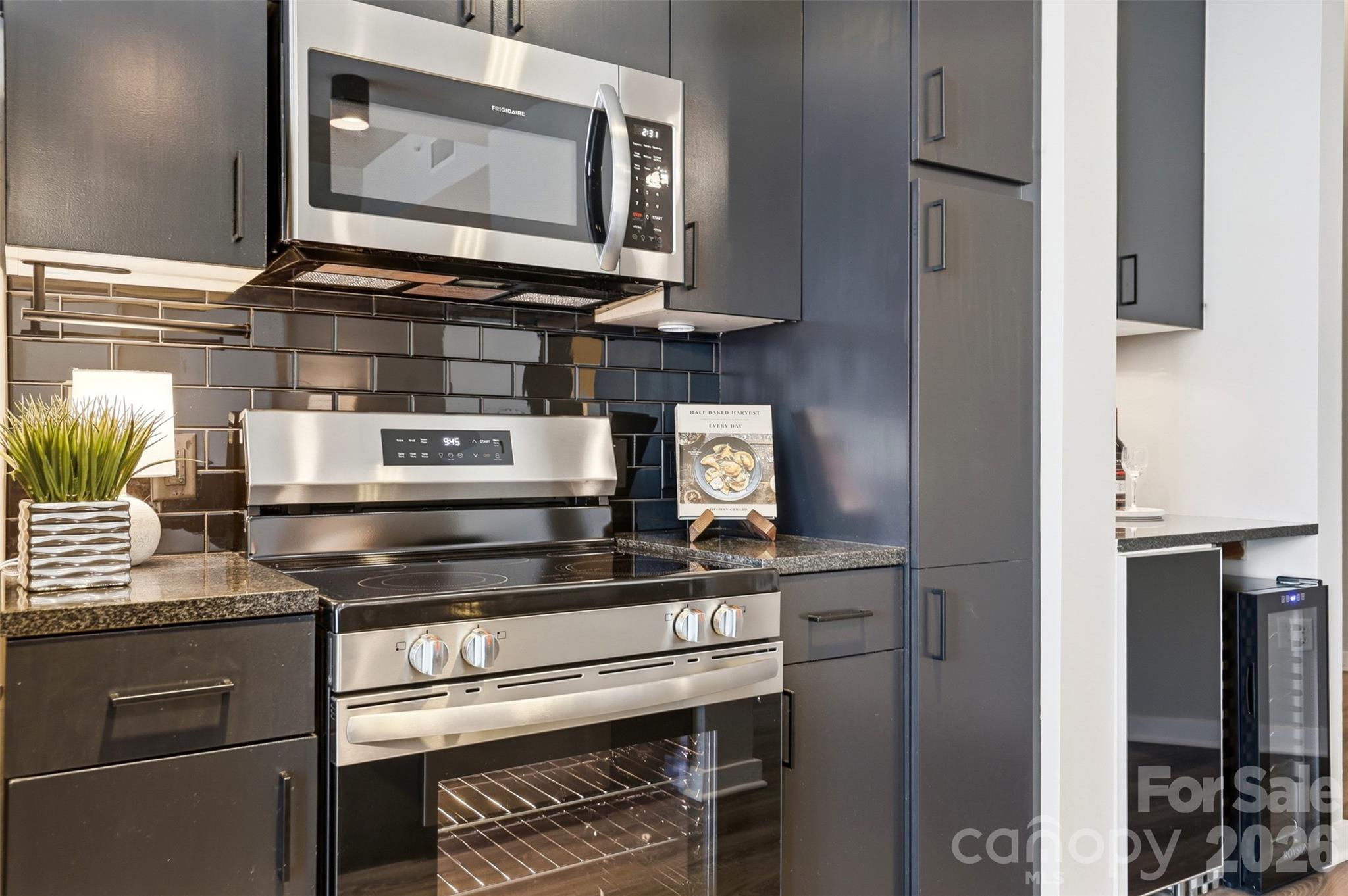 Avenue Condominiums - Residential