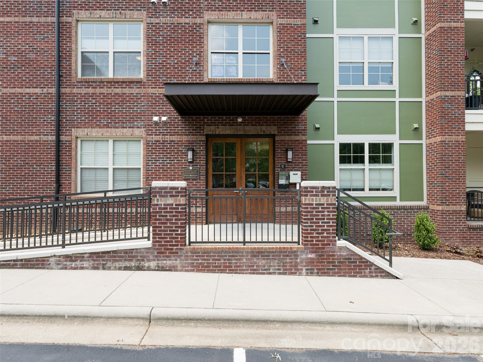 Biltmore Park Town Square - Residential