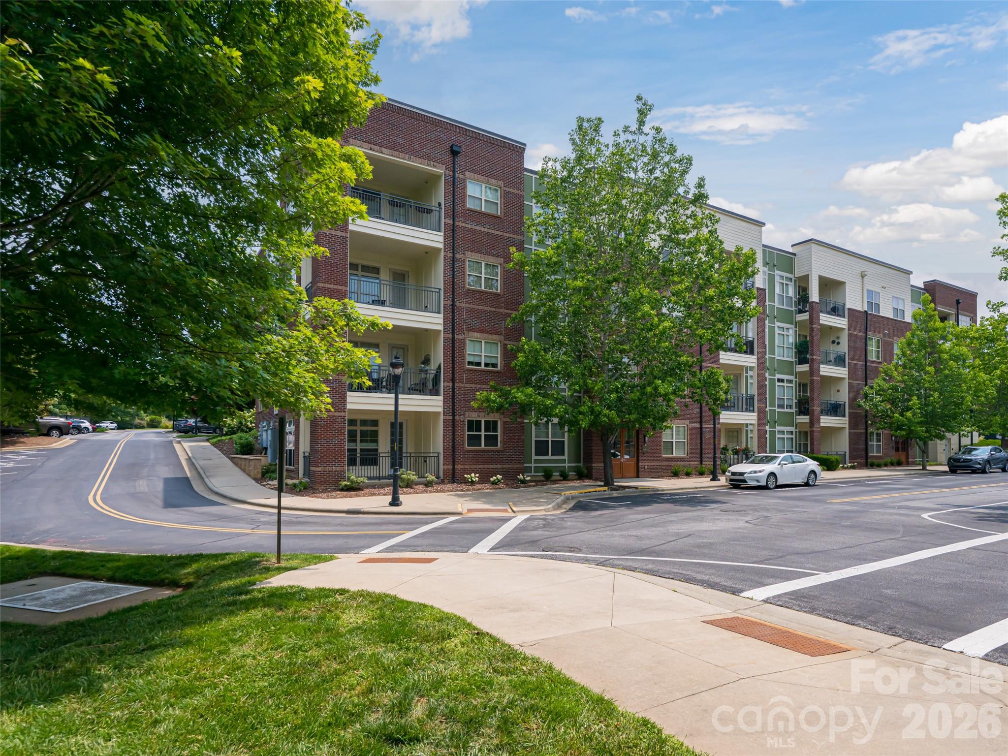 Biltmore Park Town Square - Residential