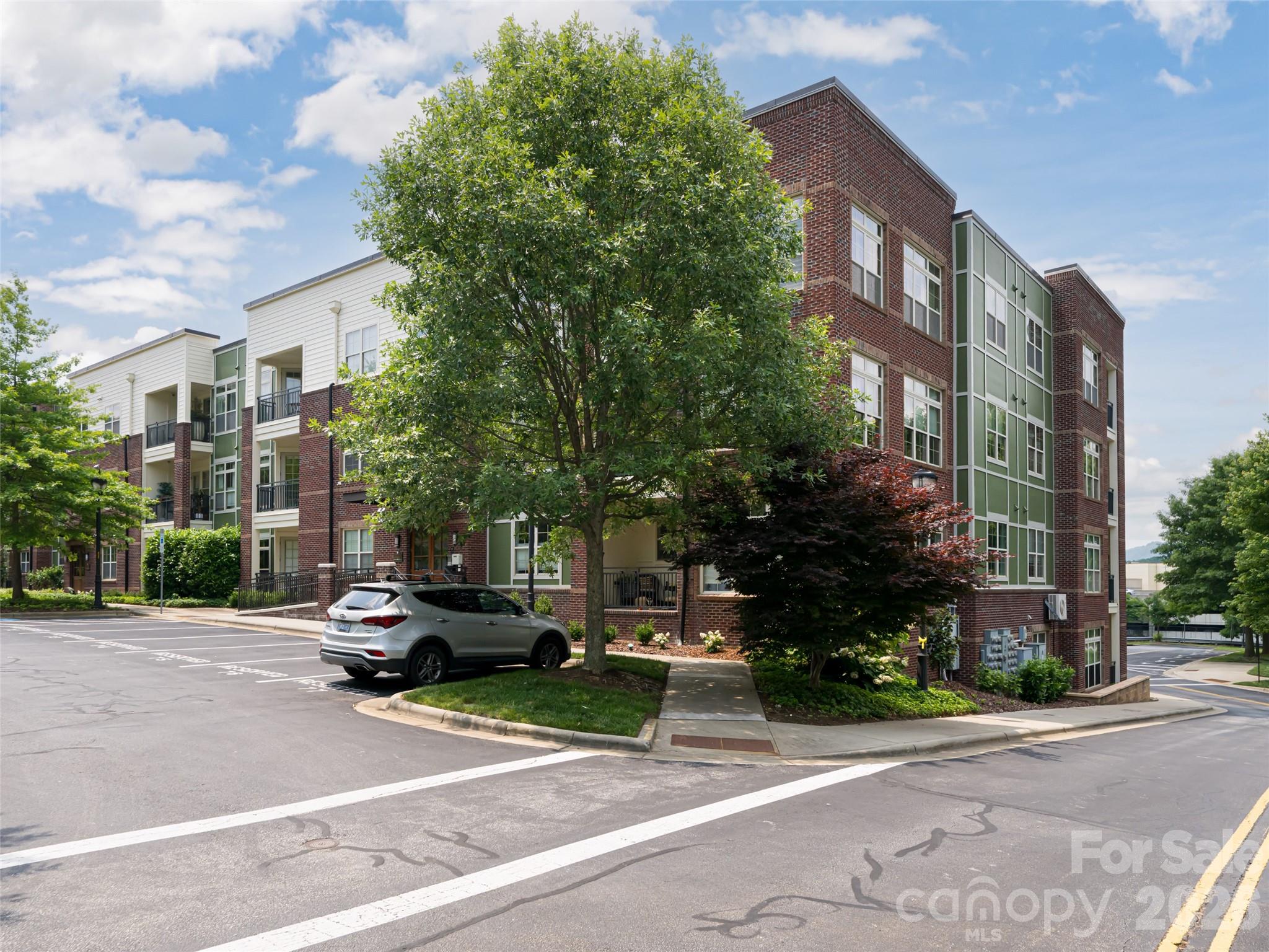 Biltmore Park Town Square - Residential