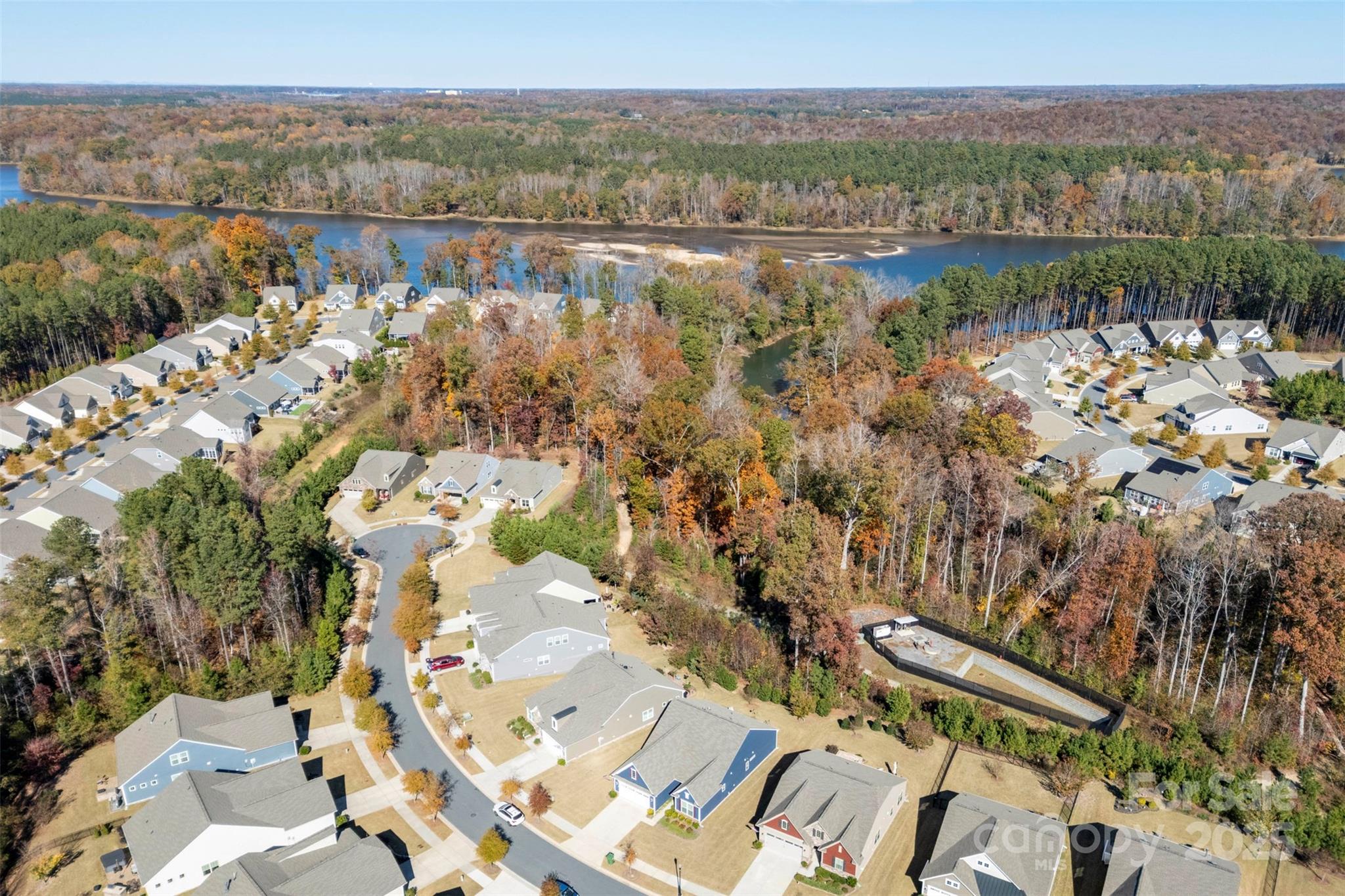 Imagery On Mtn Island - Residential