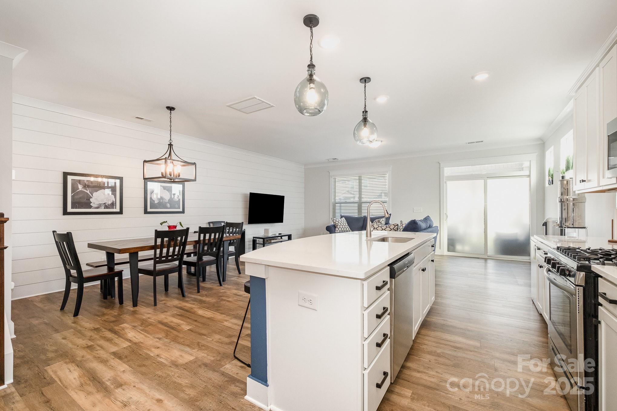 Savannah Townhomes - Residential