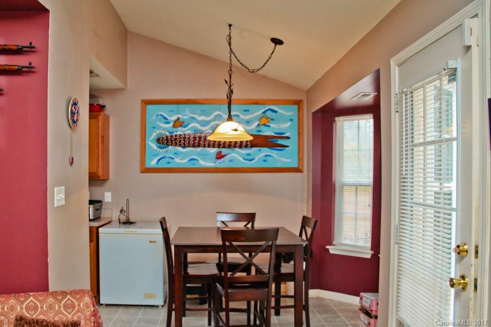 Oaks Of Broadway - Residential