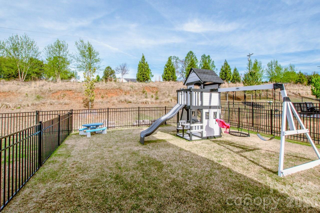 Falls Cove at Lake Norman - Residential