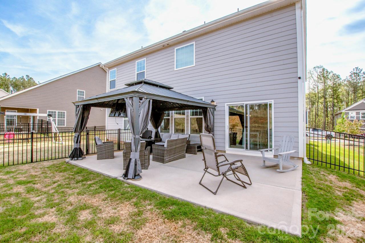 Falls Cove at Lake Norman - Residential