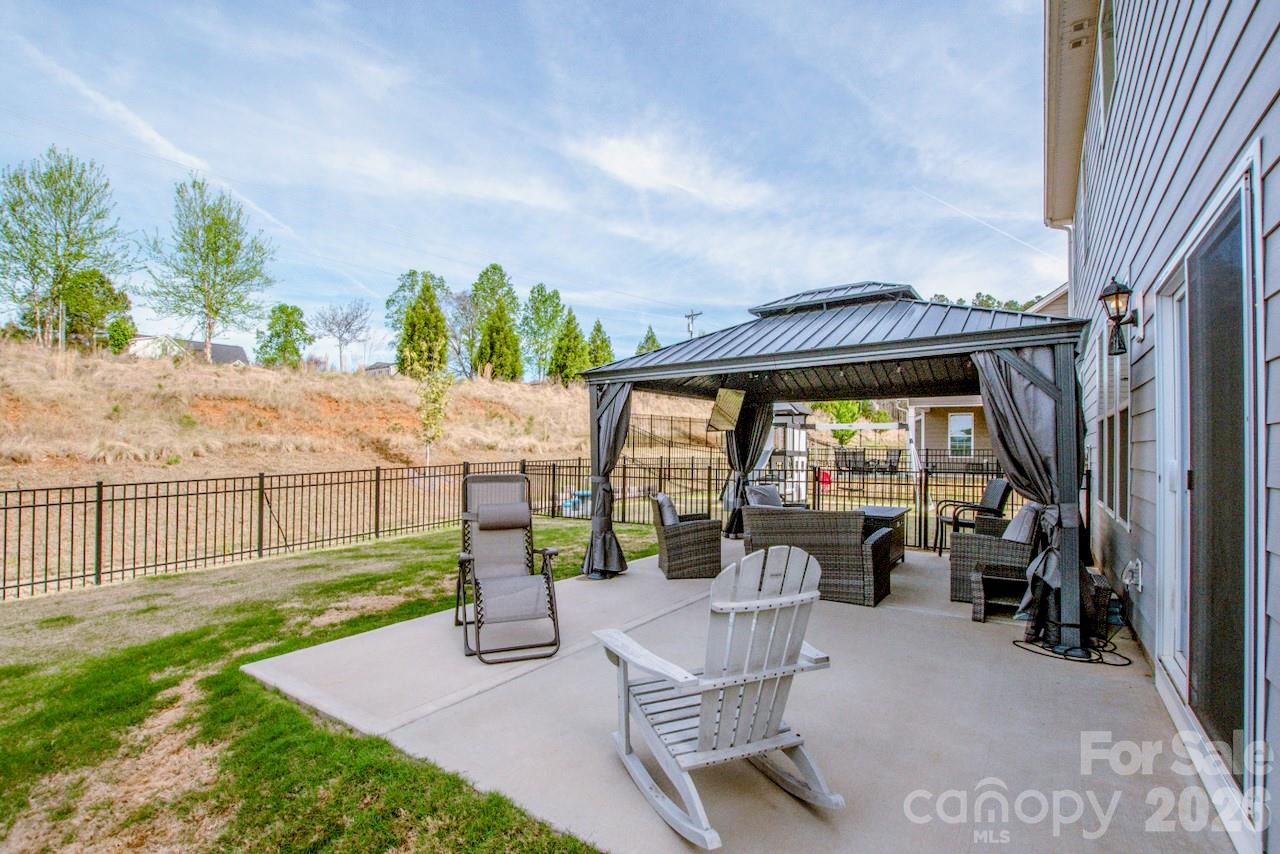 Falls Cove at Lake Norman - Residential