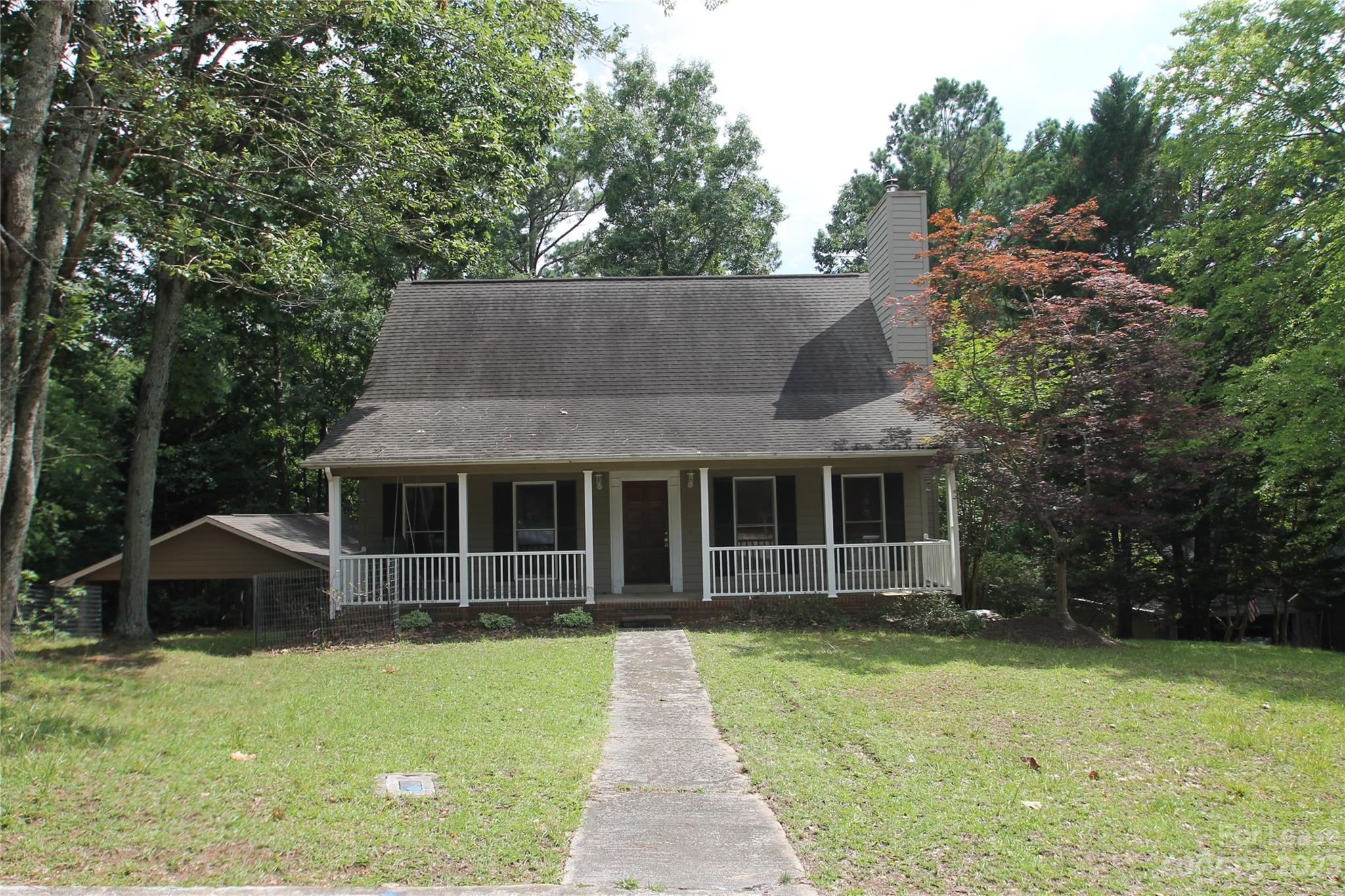 Nice 2 Story House with Basement Located in Tega Cay, SC, Lake Community offers several activities for residents, Close to I-77 and Local Restaurants, 3 Bedrooms (Master on Main Level with walk out deck off of Master), Living Room with Wood burning Fireplace, Dining Room, Large Eat In Kitchen with Range & Refrigerator, Screened in Porch off of the Kitchen, 2 Bedrooms and 1 full bathroom on 2nd Level. Basement has several rooms and half bathroom. Storage in Basement. 2 Car Carport. Single Family Only. Maximum occupants 4.
No Smoking/No Vaping. Call Owner for All Pet Permission. Available Now.