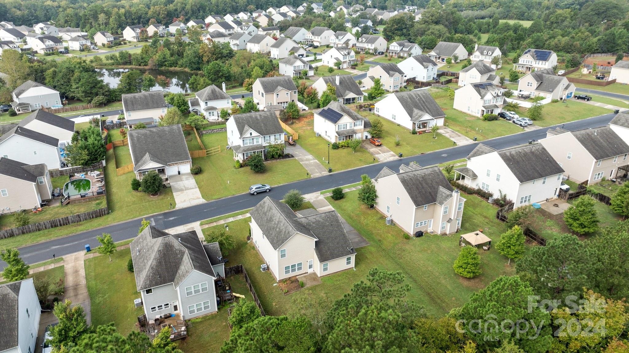 Ellis Pond - Residential