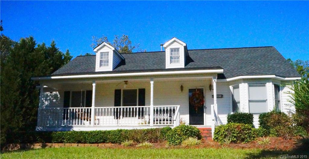 COUNTRY CLUB HEIGHTS Home with a touch of Class! This 3br 2bath home has a Charming floor plan with an open feel! The home is settled on a .55 acre lot and features a spacious storage building and a fenced dog lot for the family pet. This home is perfect for first time home buyers. VERY well maintained and move in ready!!!!!