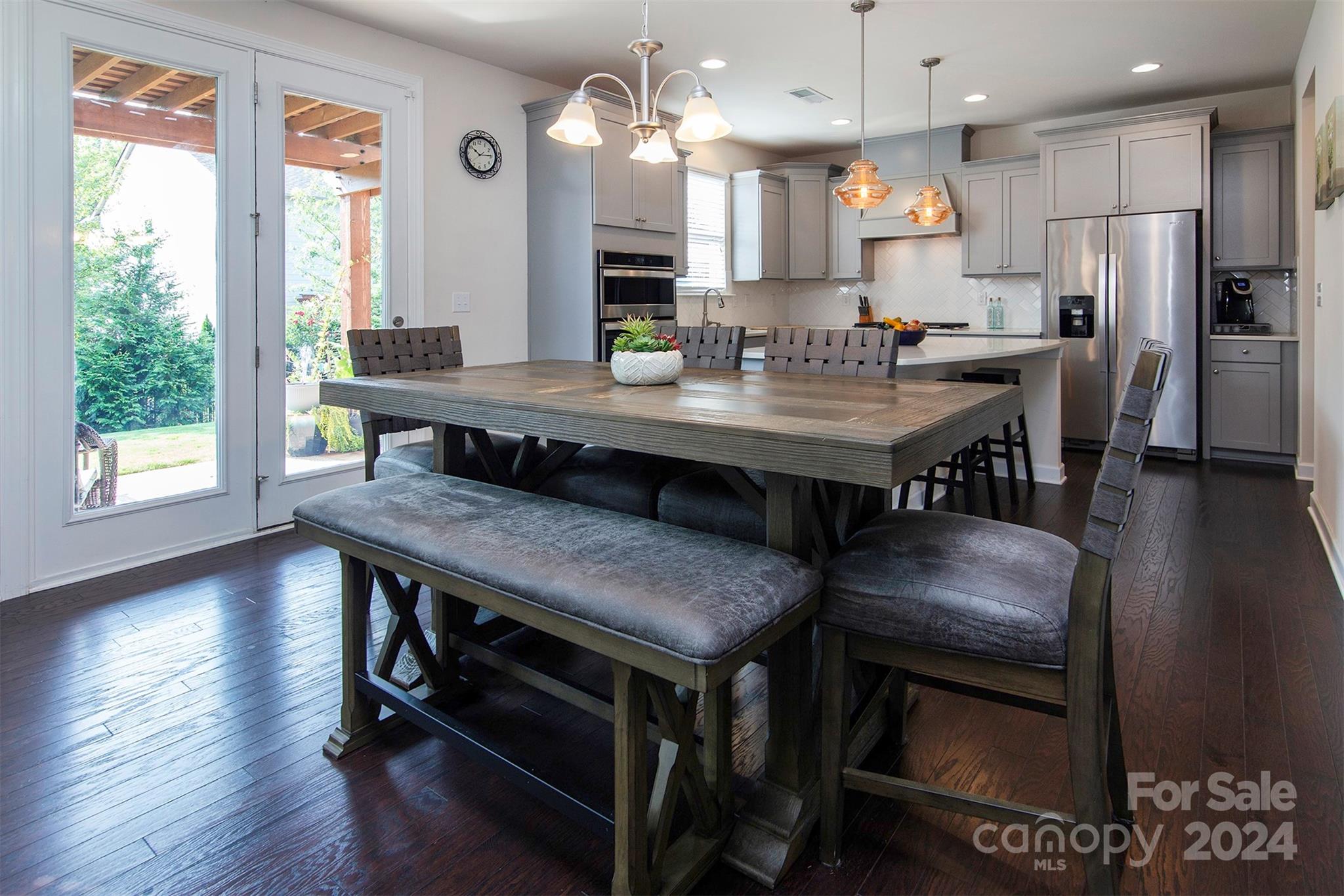 Lake Crest - Residential